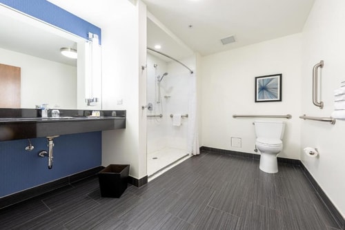 King Room Near Chinese Consulate General CHI 3 Luxury Bookings