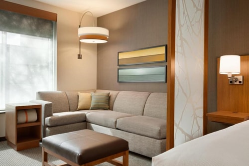 King Room Near Aljazeera International WDC 2 Luxury Bookings