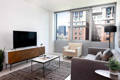 One Bedroom Apartment Near Formal Gardens CHI 3 Luxury Bookings