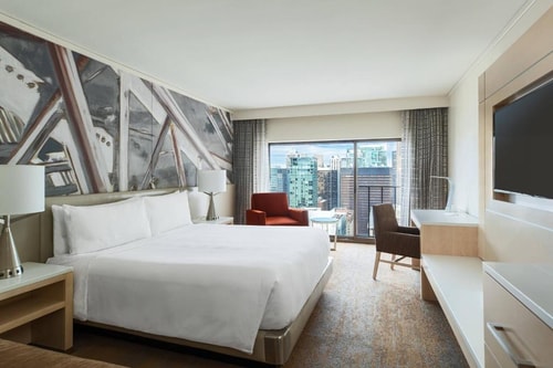 Guest Room Near Multicultural Center CHI Luxury Bookings