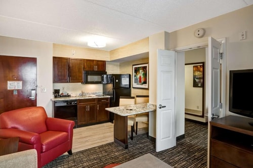 One Bedroom Suite Near Thomas Circle Park WDC 3 Luxury Bookings
