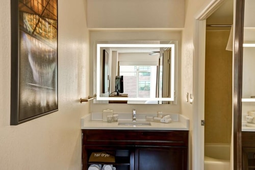 One Bedroom Suite Near Thomas Circle Park WDC 6 Luxury Bookings