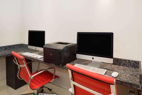 King Room Near McDonald's MIA 3 Luxury Bookings