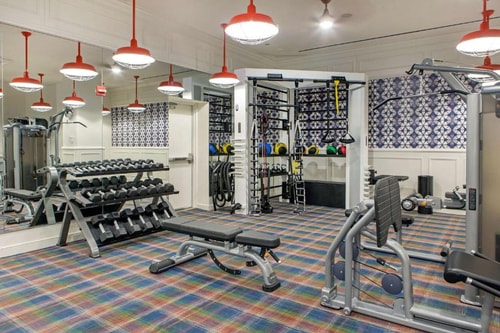 King Room Near Seneca Park CHI 12 Luxury Bookings