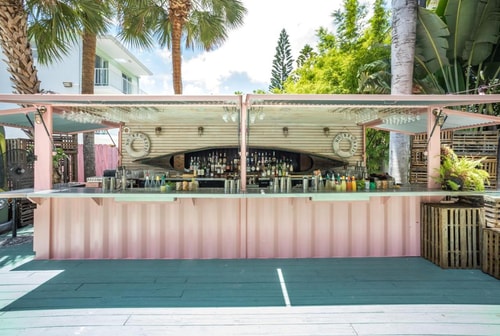 Standard Queen Room Near Jose Marti Park MIA 9 Luxury Bookings