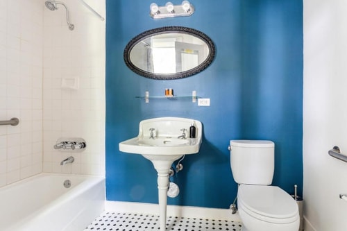 Standard Queen Room Near Jose Marti Park MIA 3 Luxury Bookings