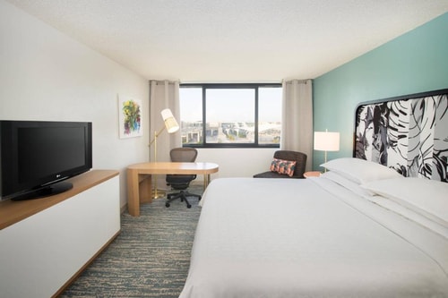 Traditional Guest Room Near Tropic Supply MIA 1 Luxury Bookings