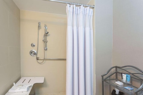 Deluxe King Room Near Bored Cuban MIA 3 Luxury Bookings