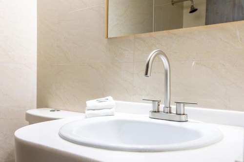 Standard King Room Near Latin Cafe 2000 MIA 5 Luxury Bookings