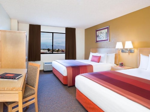 Klondike Standard Room Near Dunkin LAS 1 Luxury Bookings