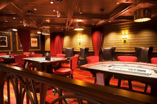 Queen Room Near Fuel at Circa LAS 5 Luxury Bookings