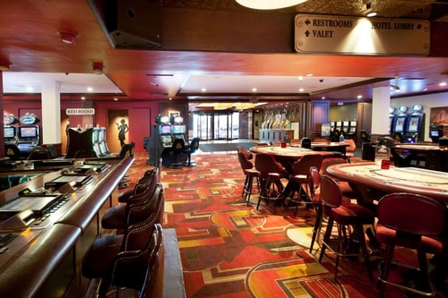 Queen Room Near Fuel at Circa LAS 10 Luxury Bookings