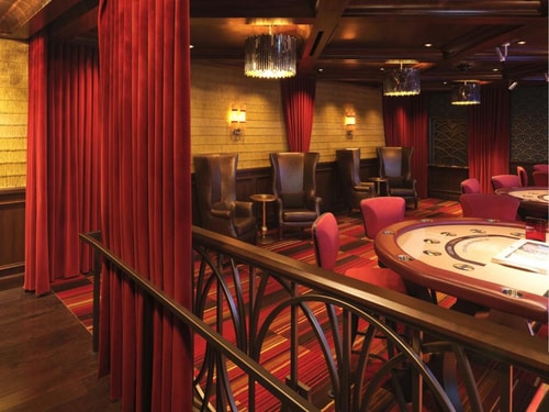 Queen Room Near Fuel at Circa LAS 11 Luxury Bookings