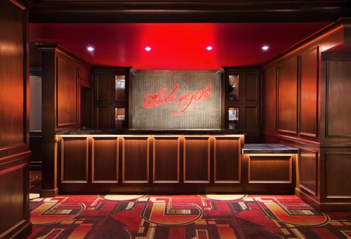 Queen Room Near Fuel at Circa LAS 13 Luxury Bookings