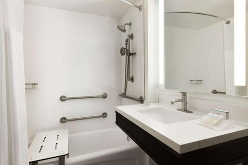 King Room Near Triangle Park WDC 14 Luxury Bookings