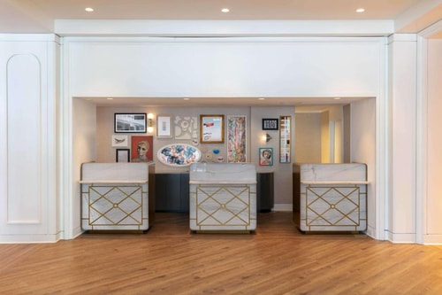 King Room Near Veteran Park Ledges CHI 12 Luxury Bookings
