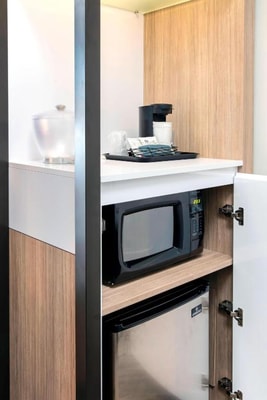 King Suite Near Doral Park Centre MIA 2 Luxury Bookings