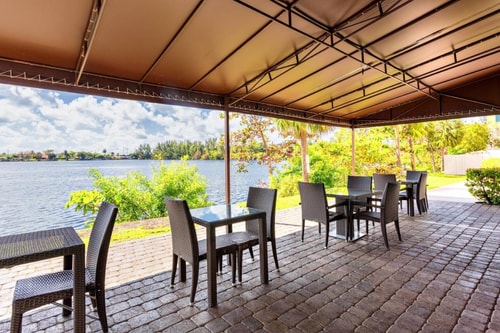 King suite Near Lake Mahar MIA 8 Luxury Bookings