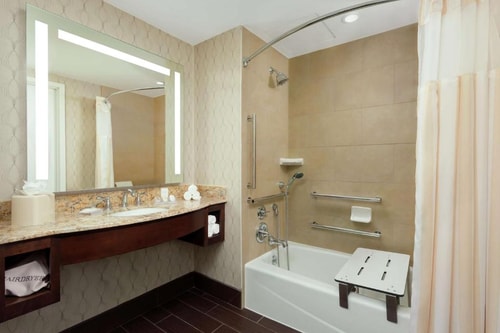 Deluxe King Room Near Embassy of Cameroon WDC 4 Luxury Bookings