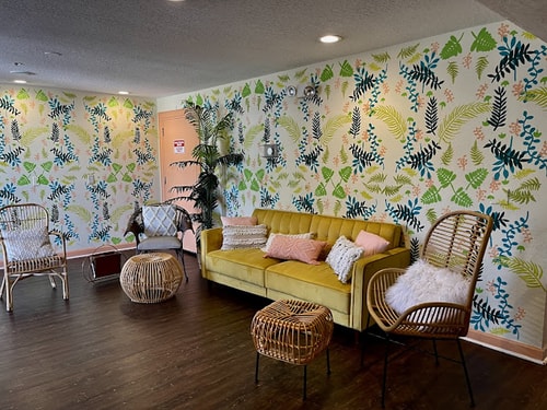 Deluxe Queen Room Near Howard Middle School ORL 10 Luxury Bookings