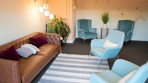 Deluxe Queen Room Near Howard Middle School ORL 11 Luxury Bookings