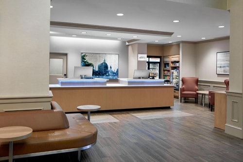 Queen Studio Near Marine Technology Society WDC 5 Luxury Bookings