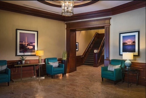 Queen Studio Near Marine Technology Society WDC 8 Luxury Bookings