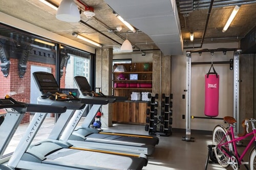 Guest Room Near Bloomberg Government WDC 14 Luxury Bookings