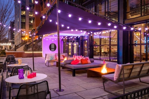 Guest Room Near Bloomberg Government WDC 12 Luxury Bookings