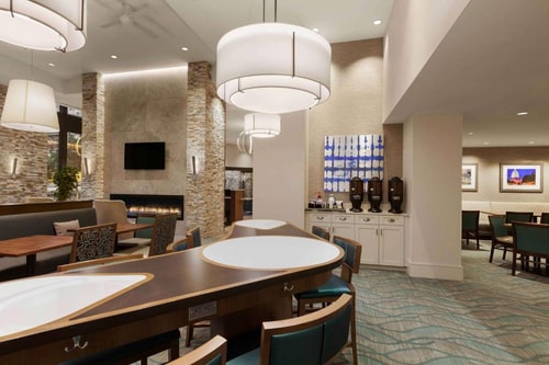 King Studio Suite Near Physiology Fitness WDC 9 Luxury Bookings