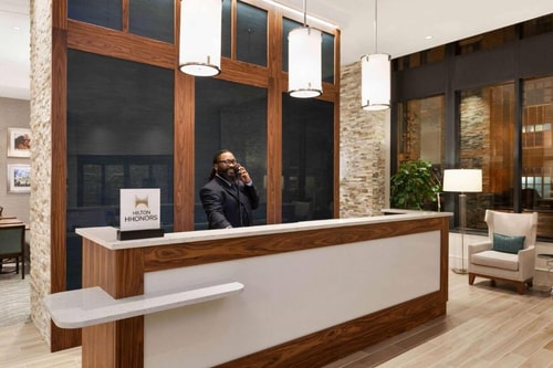 King Studio Suite Near Physiology Fitness WDC 4 Luxury Bookings