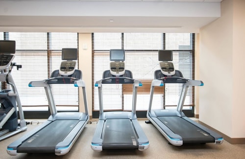 King Studio Suite Near Physiology Fitness WDC 14 Luxury Bookings