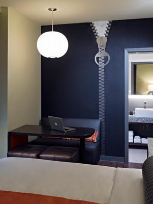 Queen Room with City View Near Pizzeria Uno CHI 3 Luxury Bookings