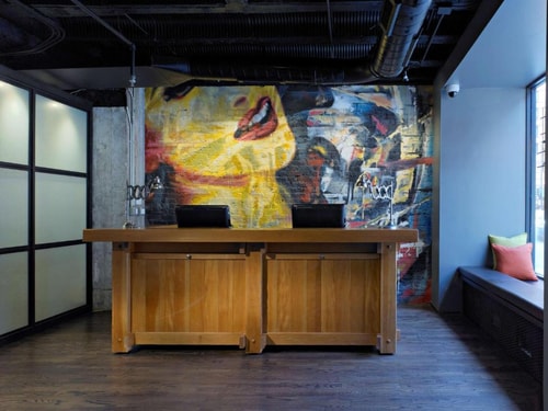 Queen Room with City View Near Pizzeria Uno CHI 9 Luxury Bookings