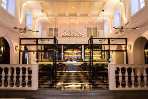 Queen Room with City View Near Pizzeria Uno CHI 12 Luxury Bookings