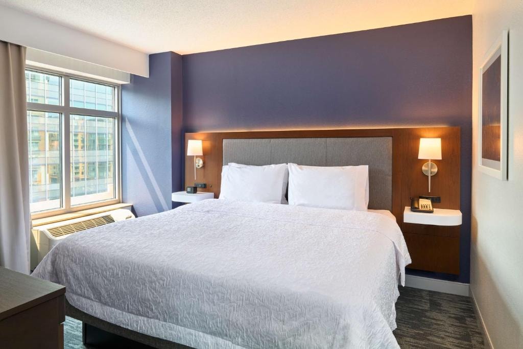 One Bedroom Suite Near Tropical Smoothie Cafe WDC Luxury Bookings