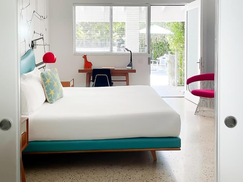 King Room Near NiDo Caffe Italian Restaurant MIA 1 Luxury Bookings