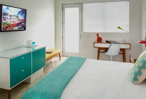 King Room Near NiDo Caffe Italian Restaurant MIA 2 Luxury Bookings