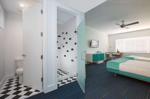 King Room Near NiDo Caffe Italian Restaurant MIA 5 Luxury Bookings