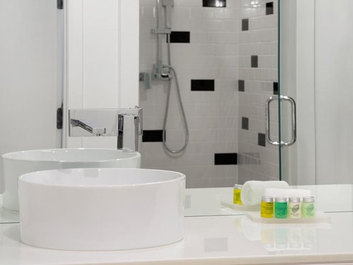 King Room Near NiDo Caffe Italian Restaurant MIA 6 Luxury Bookings