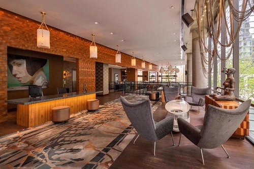 King Room Near State Street Dental Specialist CHI 9 Luxury Bookings