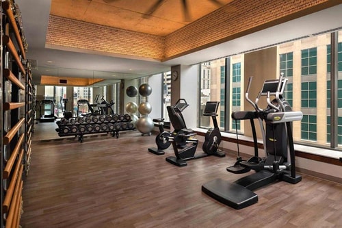 King Room Near State Street Dental Specialist CHI 13 Luxury Bookings
