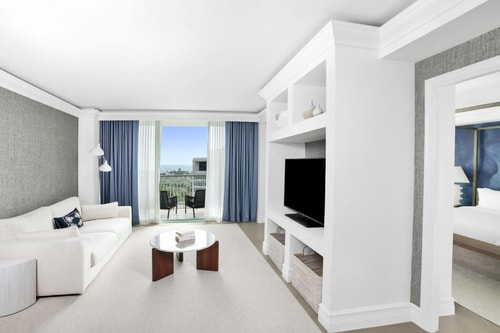 King Room Near Koko MIA 2 Luxury Bookings