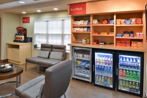 Queen Studio  Near Clover Systems LLC MIA 10 Luxury Bookings