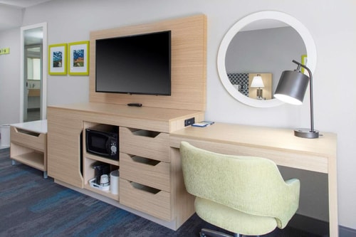 Executive King Room Near Doctors Center LAS 4 Luxury Bookings