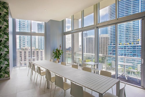 Spectacular King Room Near Brickell Park MIAMI 14 Luxury Bookings