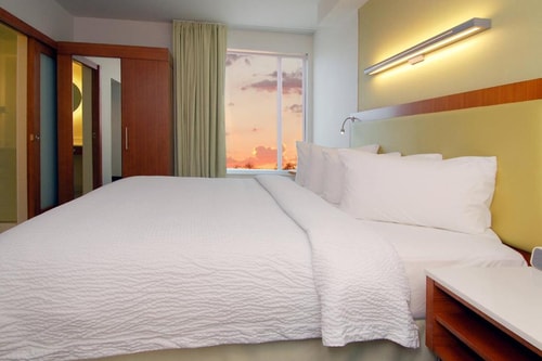 King Suite Near Knight Transportation LAS 1 Luxury Bookings