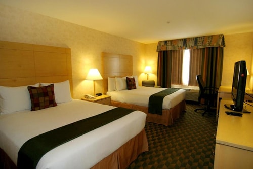 Queen Room Near Shadow Creek Golf Course LAS 1 Luxury Bookings
