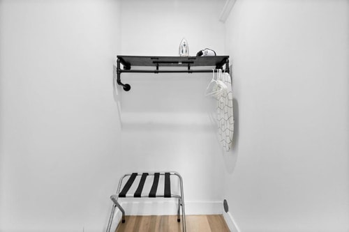 Standard Queen Room Near Uptown 66 MIA 5 Luxury Bookings