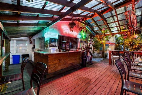 Standard Queen Room Near Uptown 66 MIA 8 Luxury Bookings